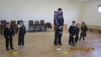 Hurling training in the hall 006